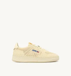 AUTRY NEW ARRIVALS MAN MAN  EASEKNIT MEDALIST LOW SNEAKERS IN PEARSORBET COLOR FABRIC