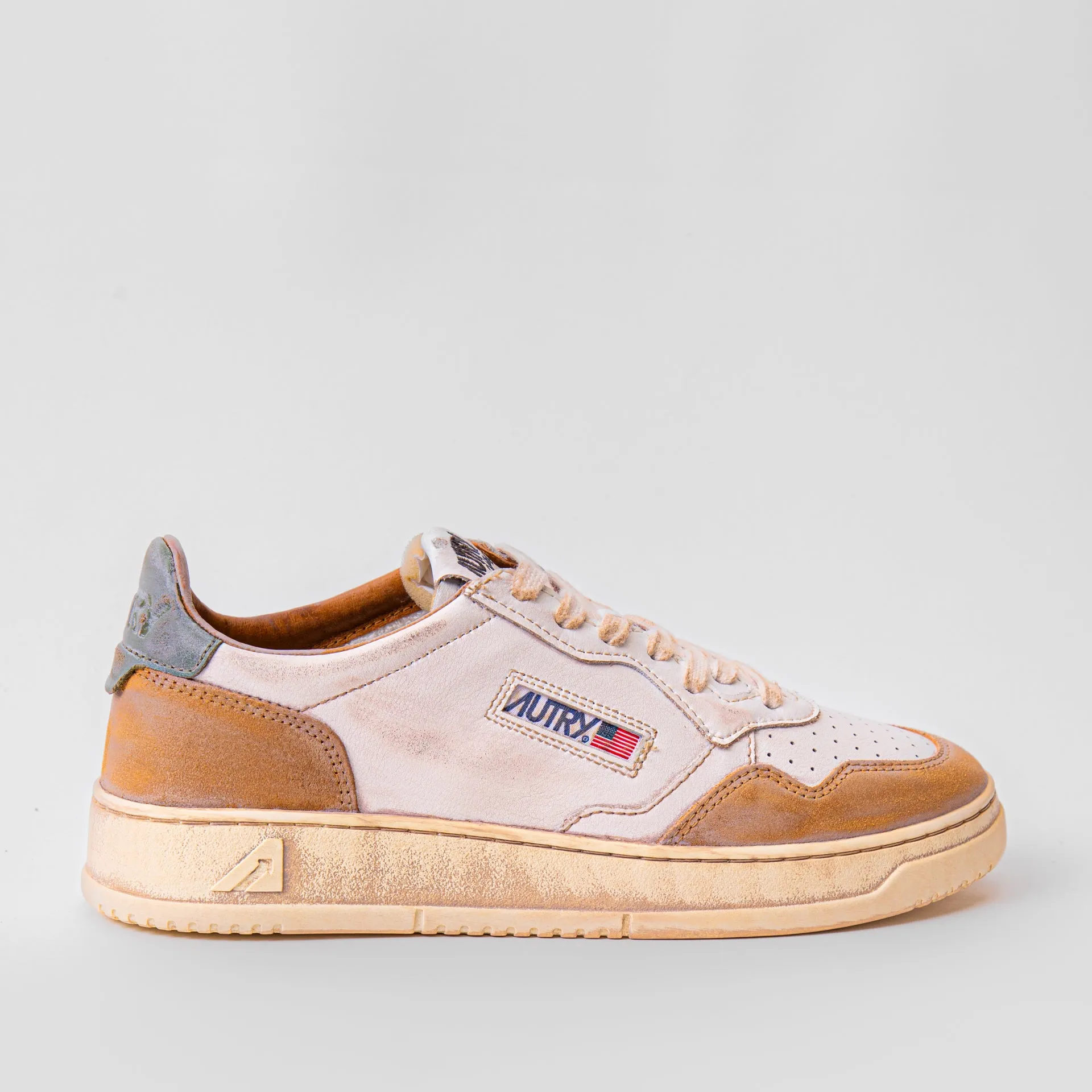 AUTRY SNEAKERS MEDALIST LOW SUPER VINTAGE AVLM-LS 03 