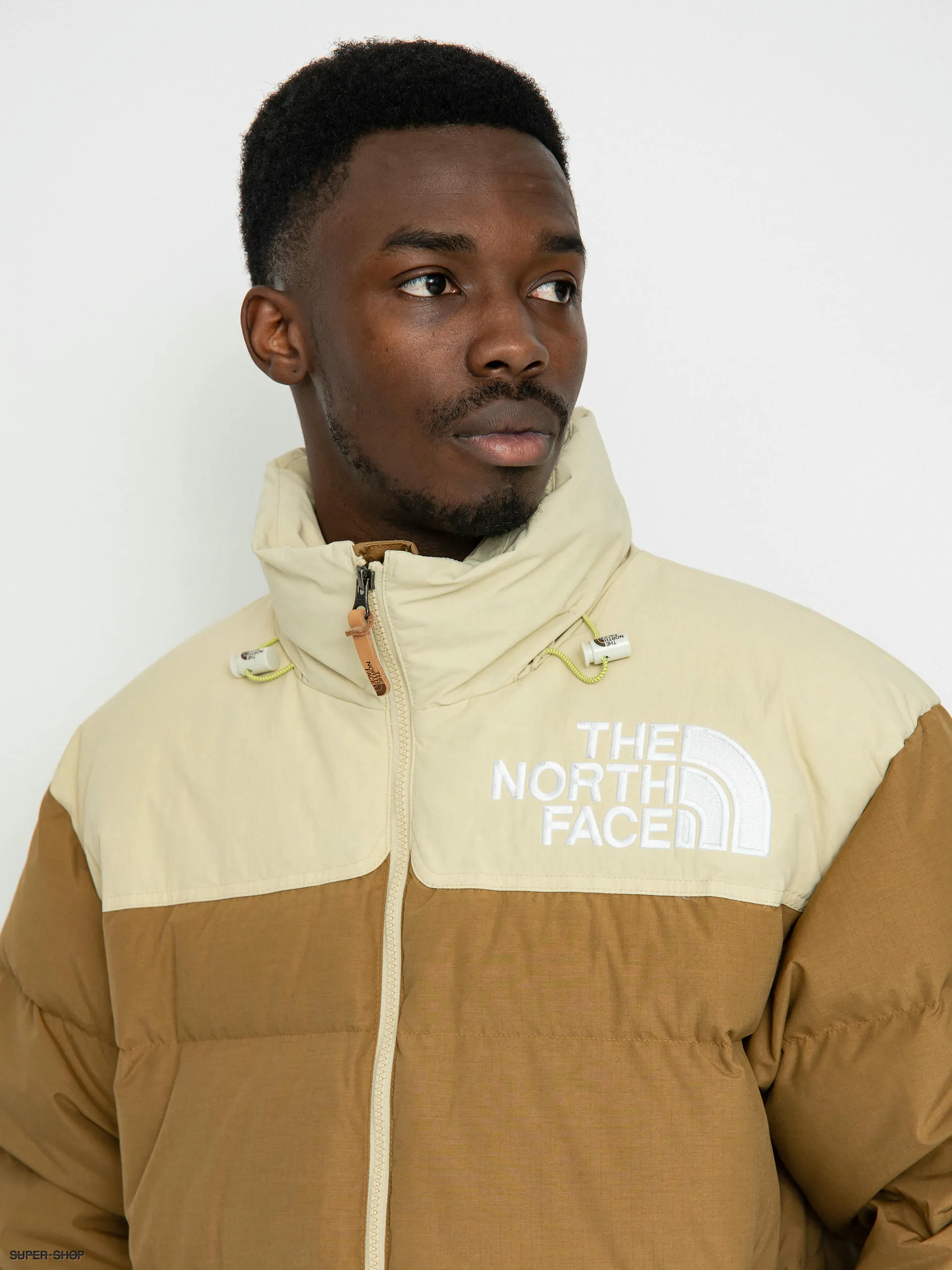 The North Face 92 Low-Fi Hi-Tek Nuptse Jacket (utility brown/gravel)