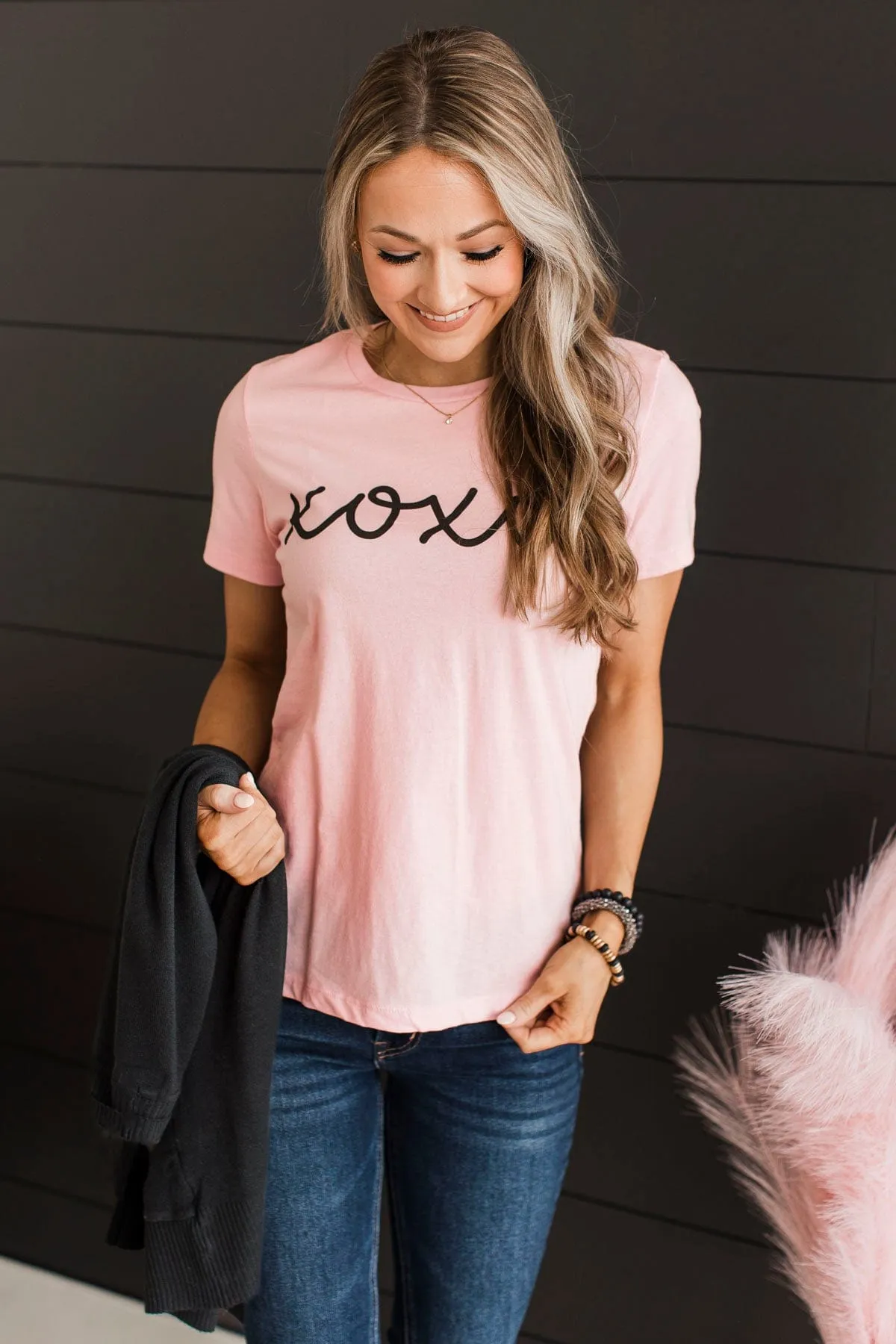 XOXO Graphic Tee- Light Pink