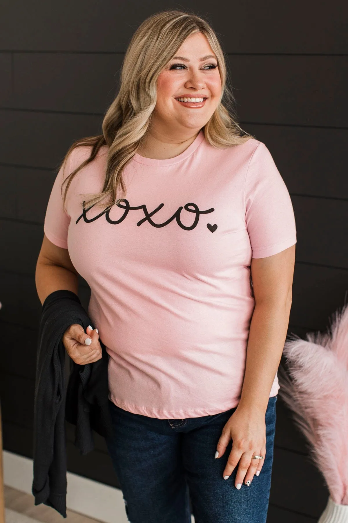 XOXO Graphic Tee- Light Pink